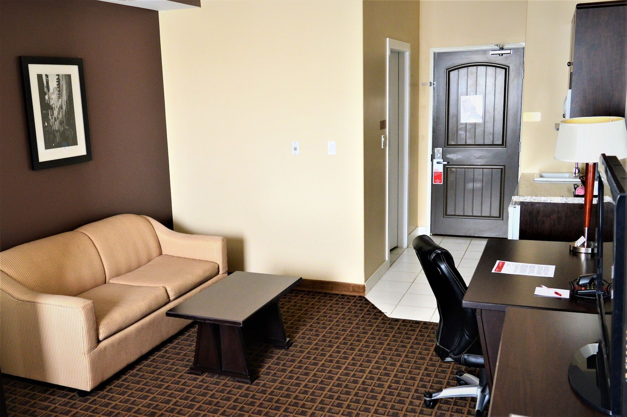 รามาดา บาย วินด์แฮม โคลด์ เลก Hotel Cold Lake ภายนอก รูปภาพ