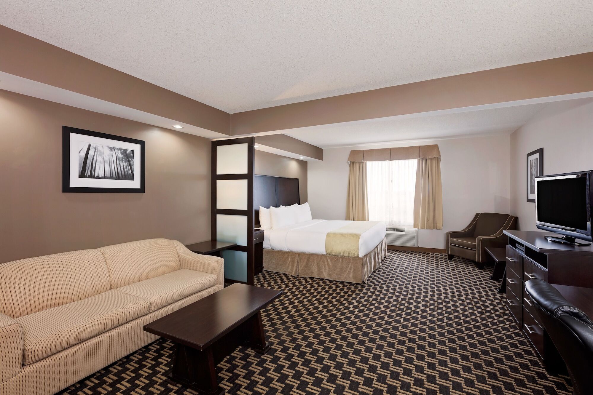 รามาดา บาย วินด์แฮม โคลด์ เลก Hotel Cold Lake ภายนอก รูปภาพ